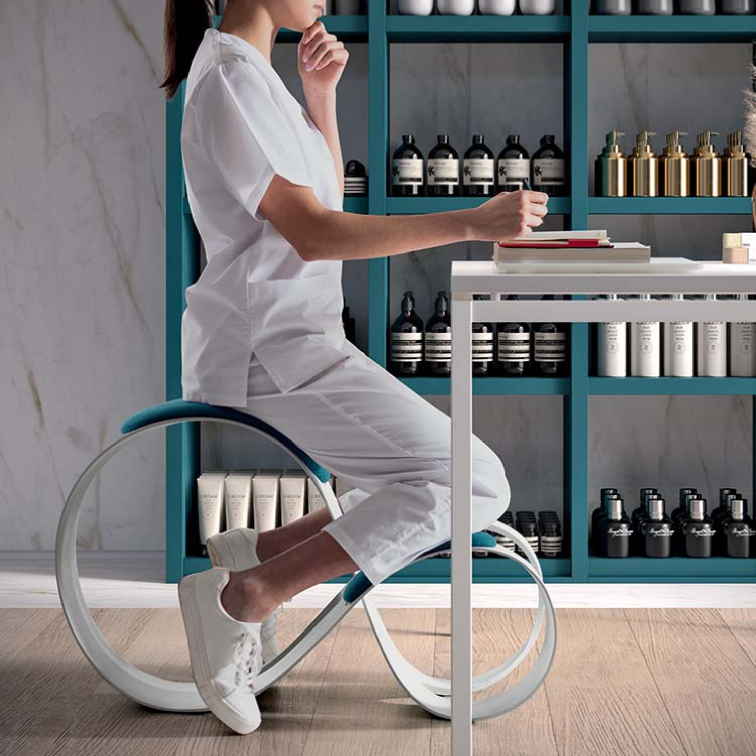 Chaise ergonomique, siège futuriste, chaise design, nouveau siège ergonomique